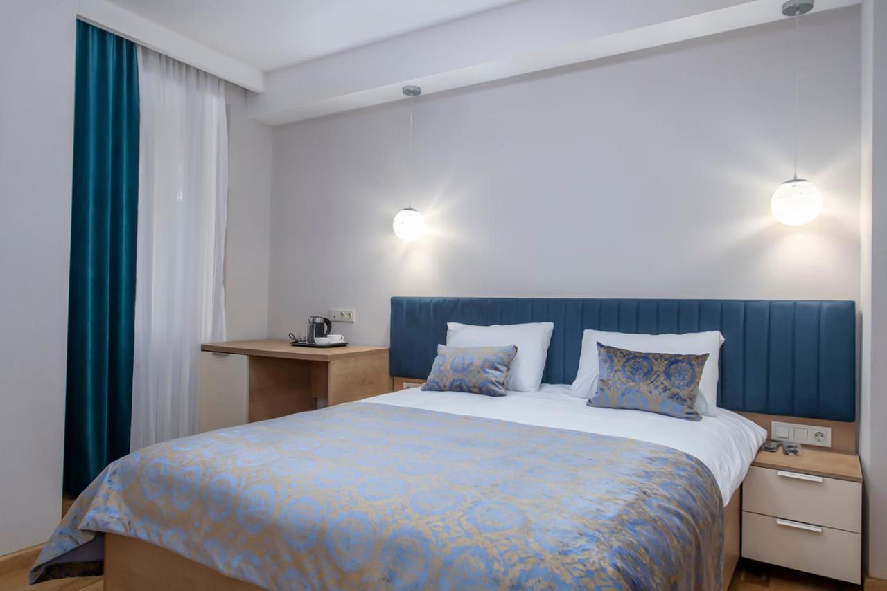 Hotel Solo Тбілісі Екстер'єр фото