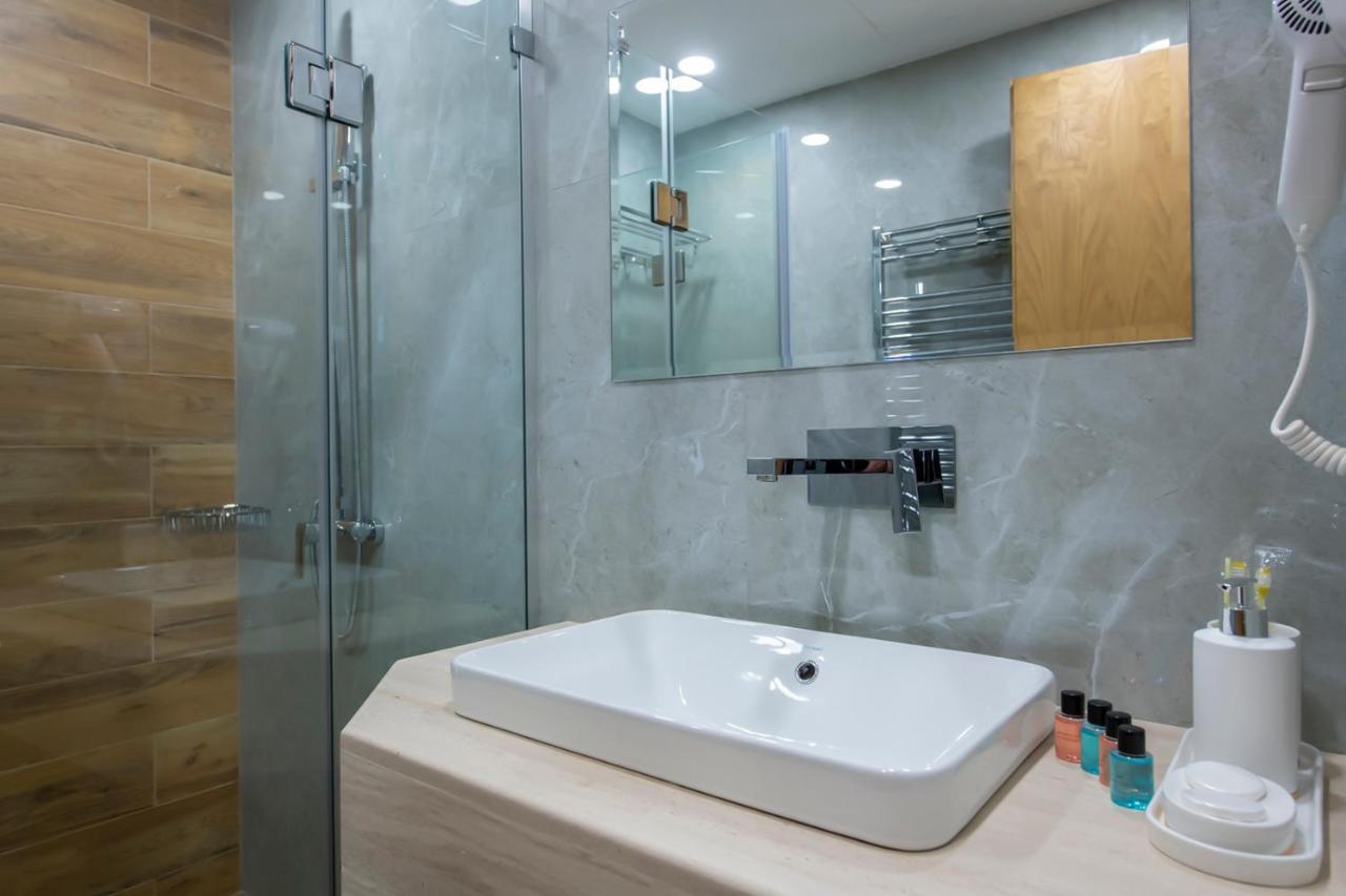 Hotel Solo Тбілісі Екстер'єр фото