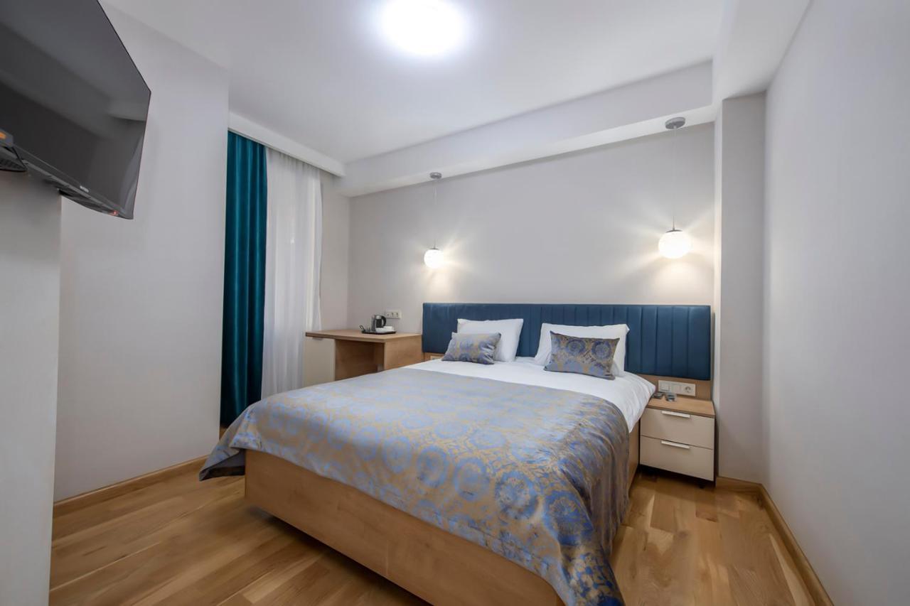 Hotel Solo Тбілісі Екстер'єр фото